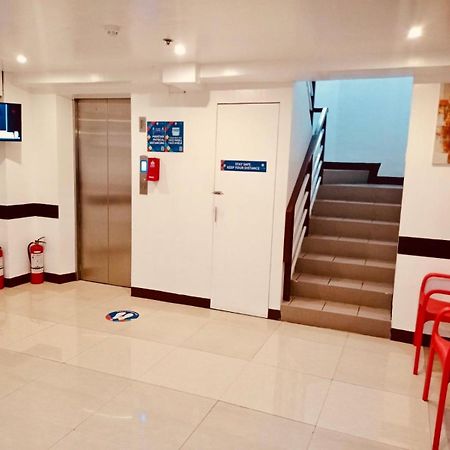 Oyo 888 City Stay Inns Fortview Bgc Pasig City Exteriör bild